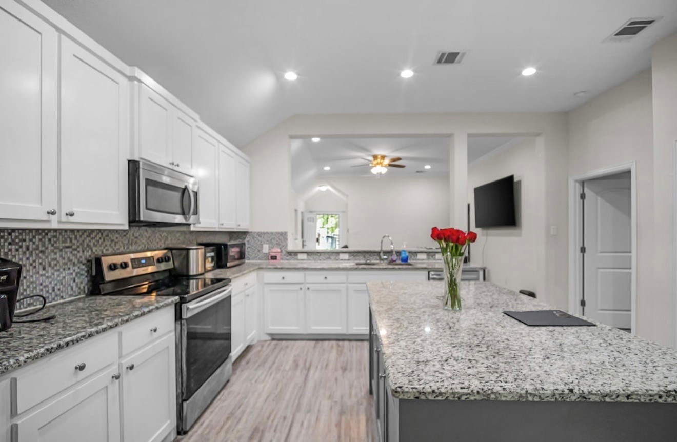 2114 Volga Avenue Dallas TX 75216