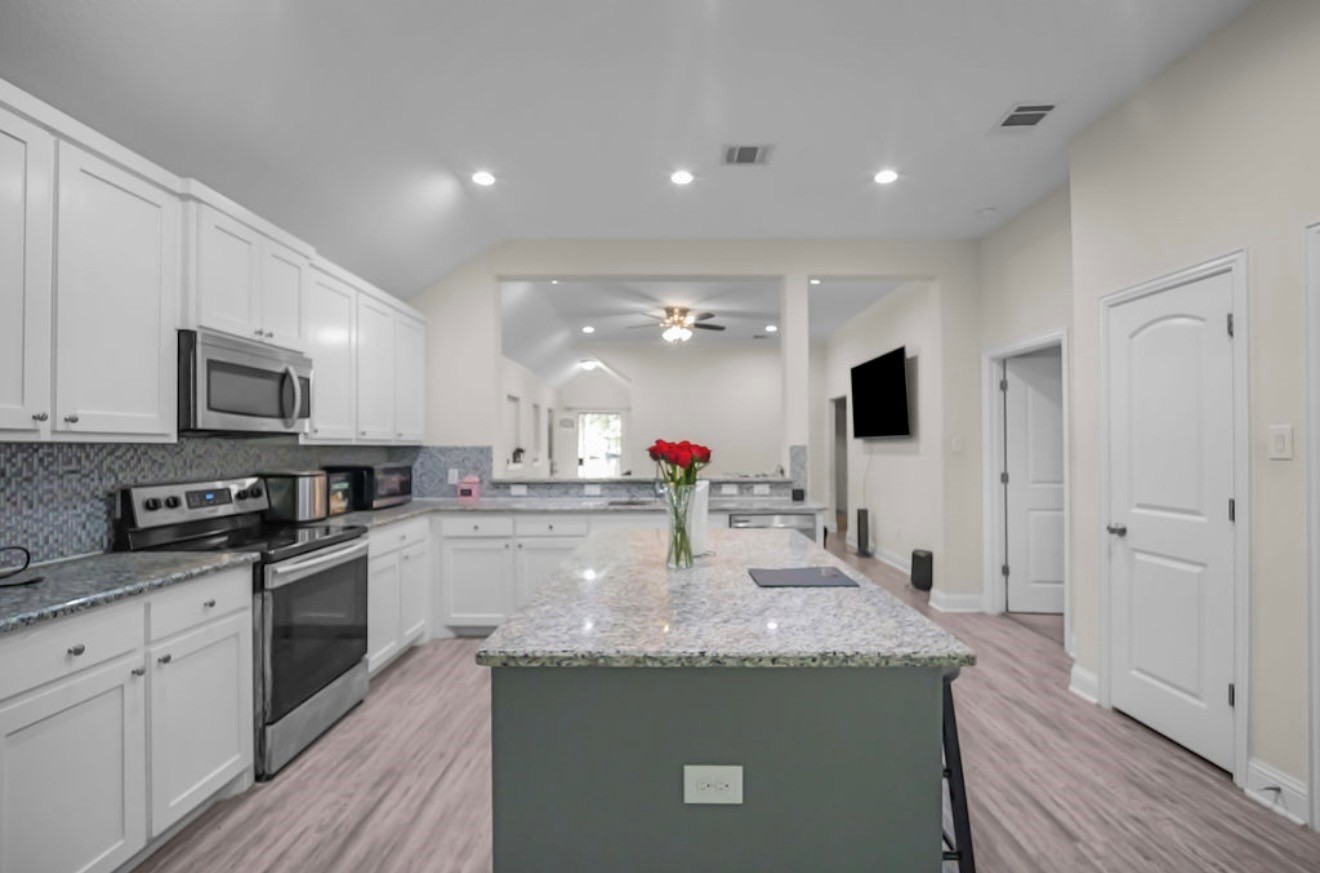 2114 Volga Avenue Dallas TX 75216