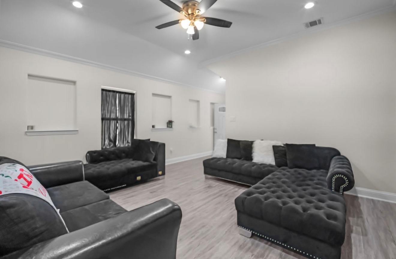 2114 Volga Avenue Dallas TX 75216