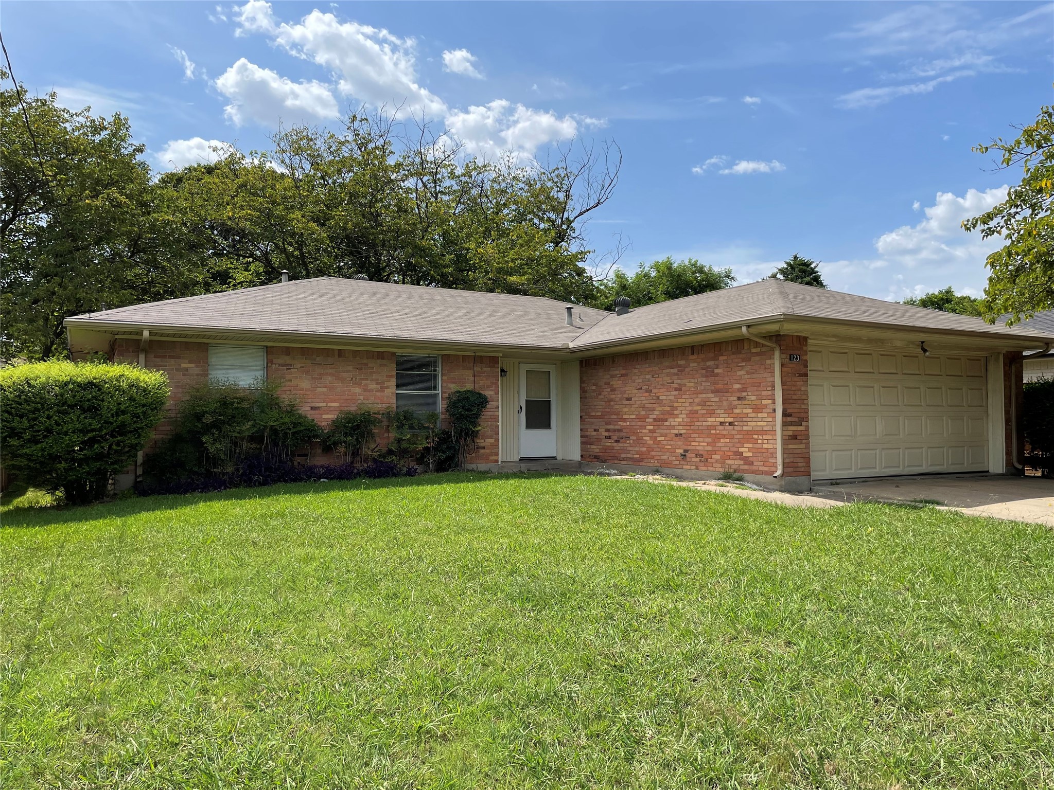 123 Evelyn Street Desoto TX 75115
