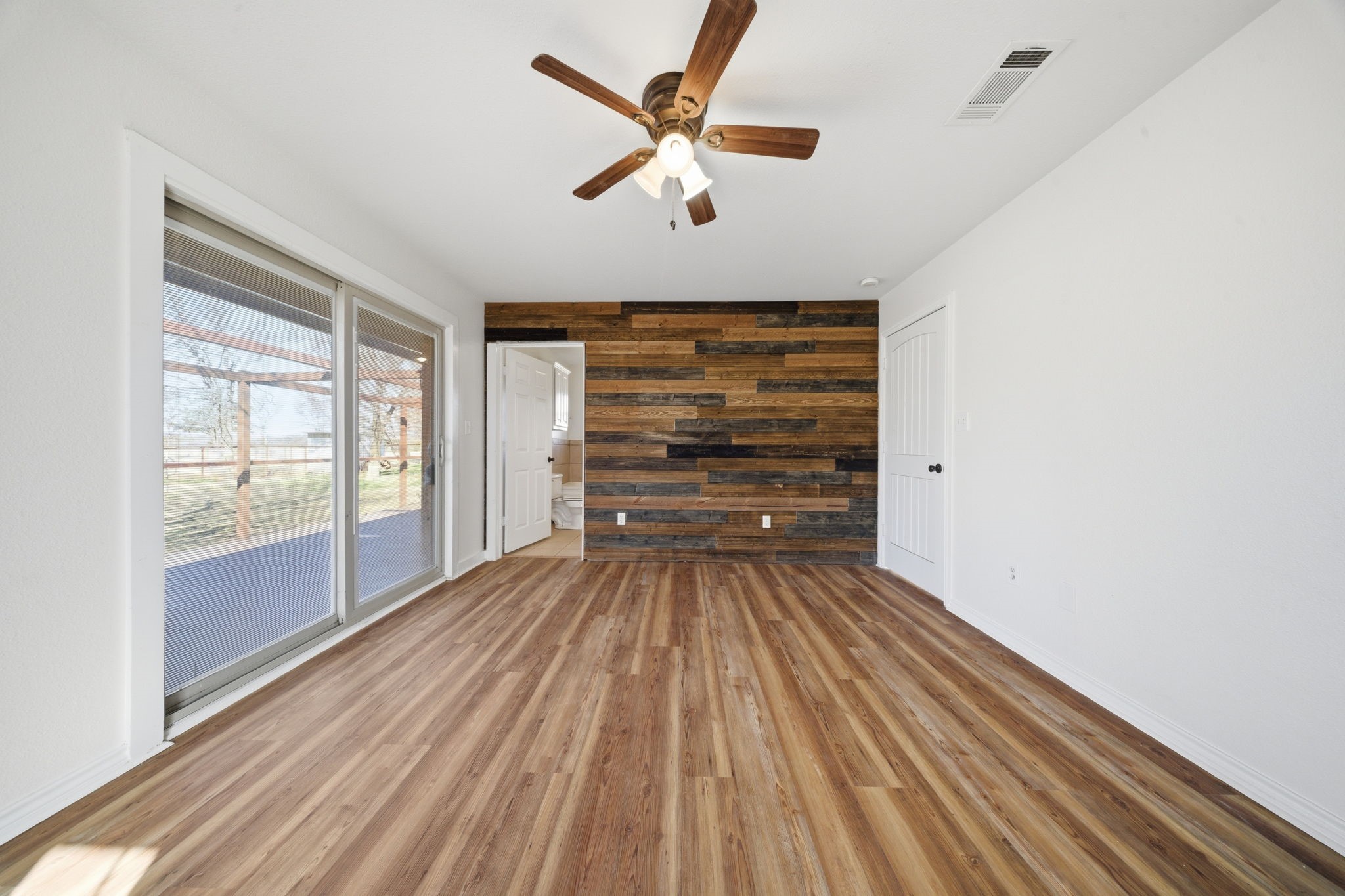 697 County Road 166 Whitesboro TX 76273