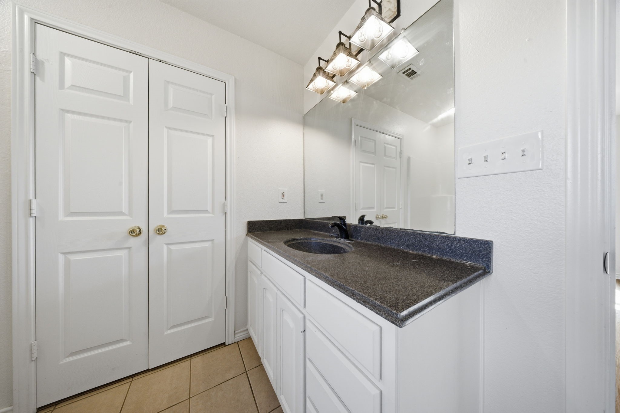 697 County Road 166 Whitesboro TX 76273