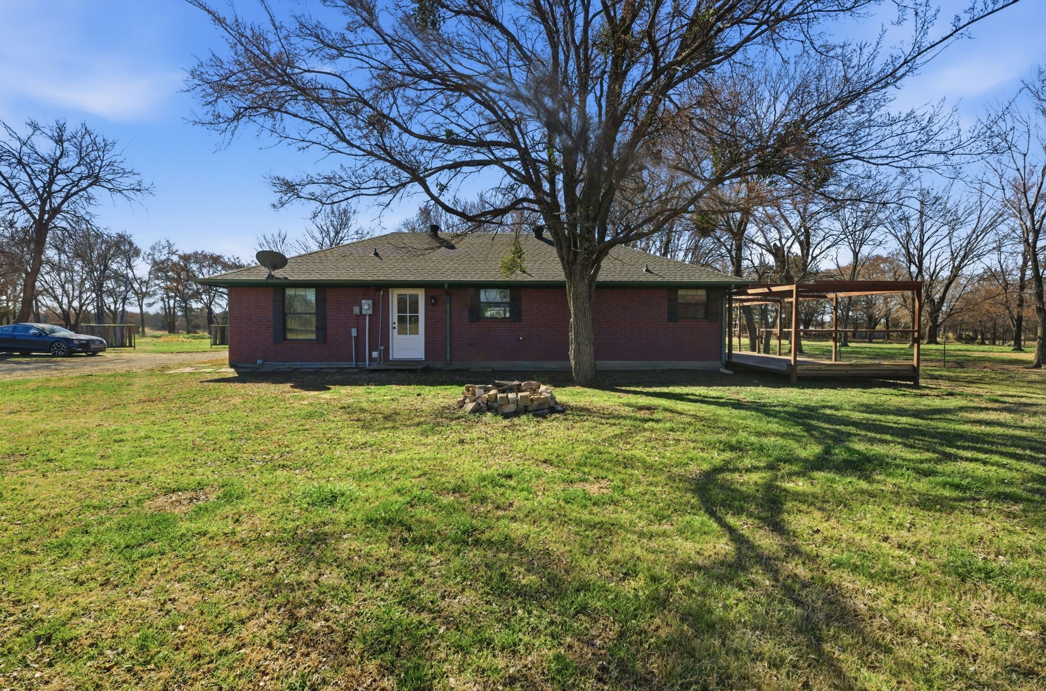 697 County Road 166 Whitesboro TX 76273