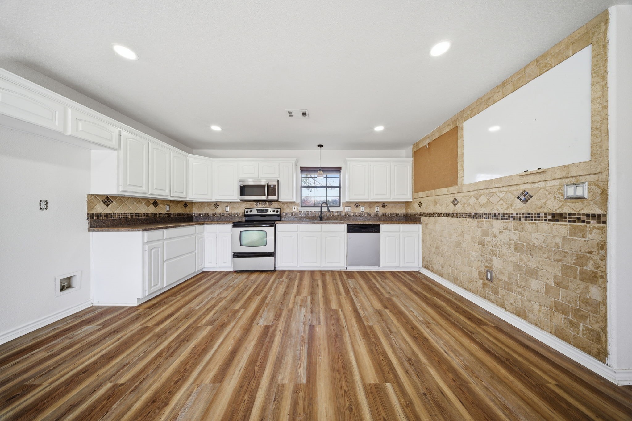 697 County Road 166 Whitesboro TX 76273