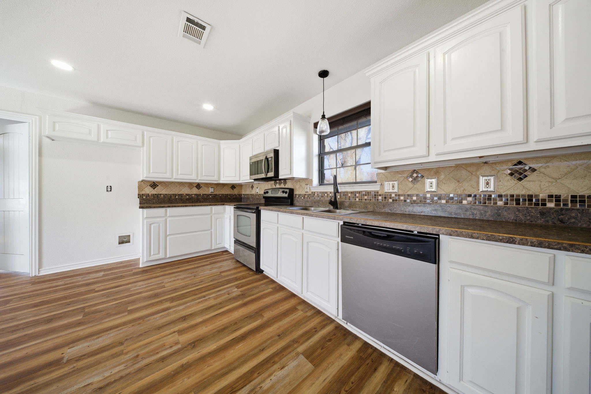697 County Road 166 Whitesboro TX 76273