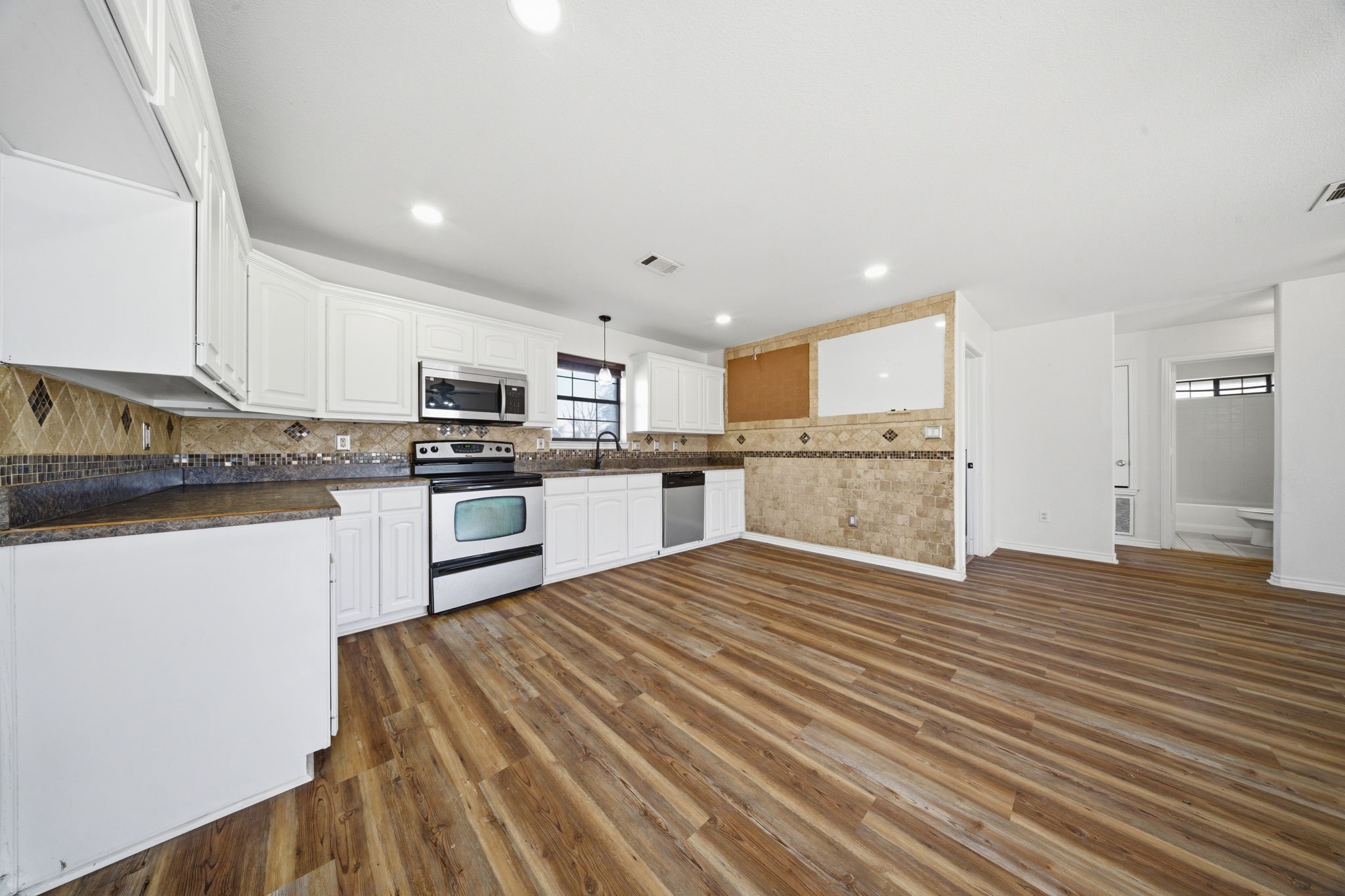 697 County Road 166 Whitesboro TX 76273
