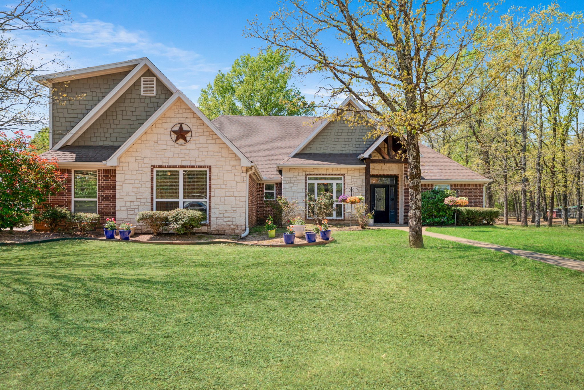 360 County Road 42570 Paris TX 75462