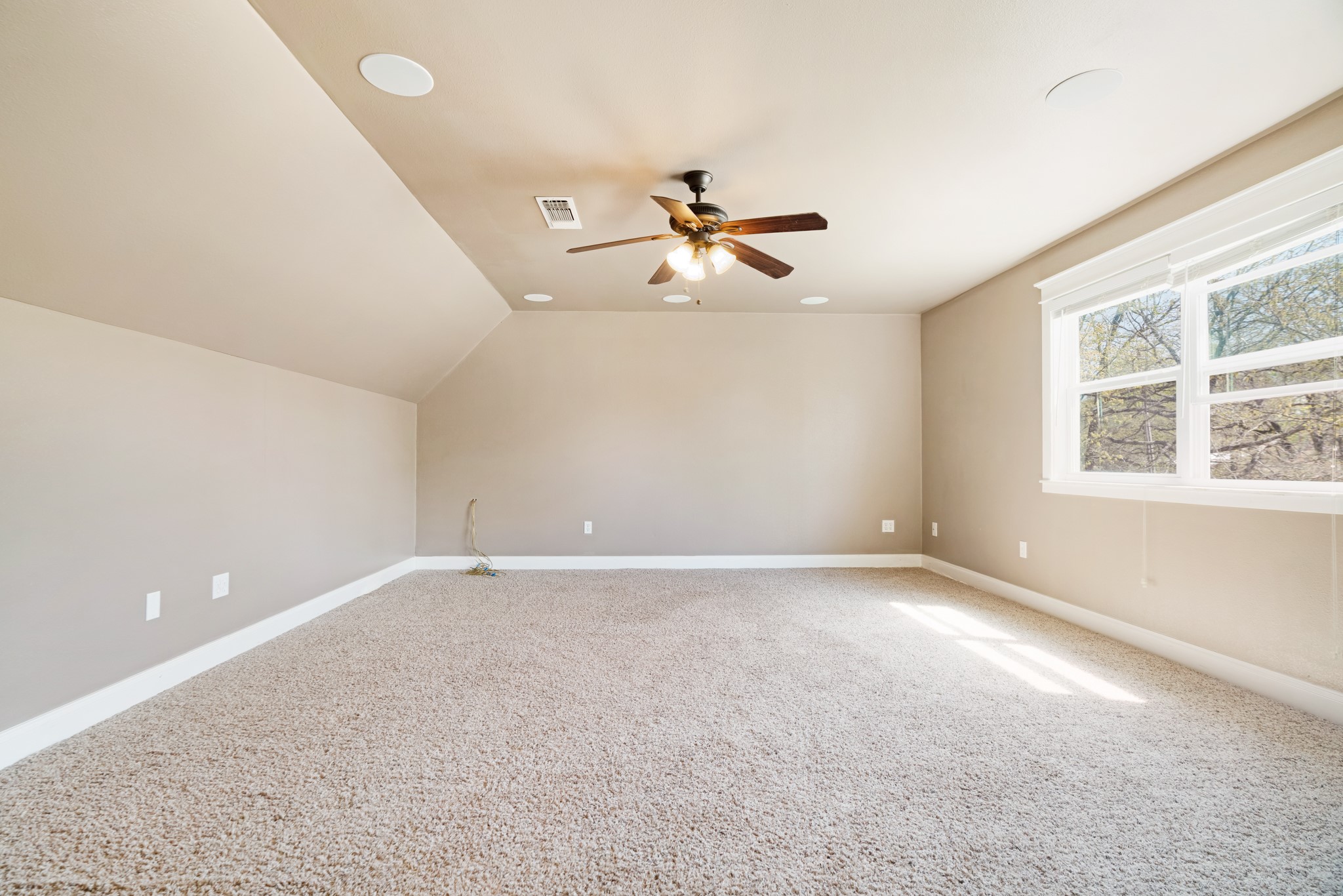 360 County Road 42570 Paris TX 75462