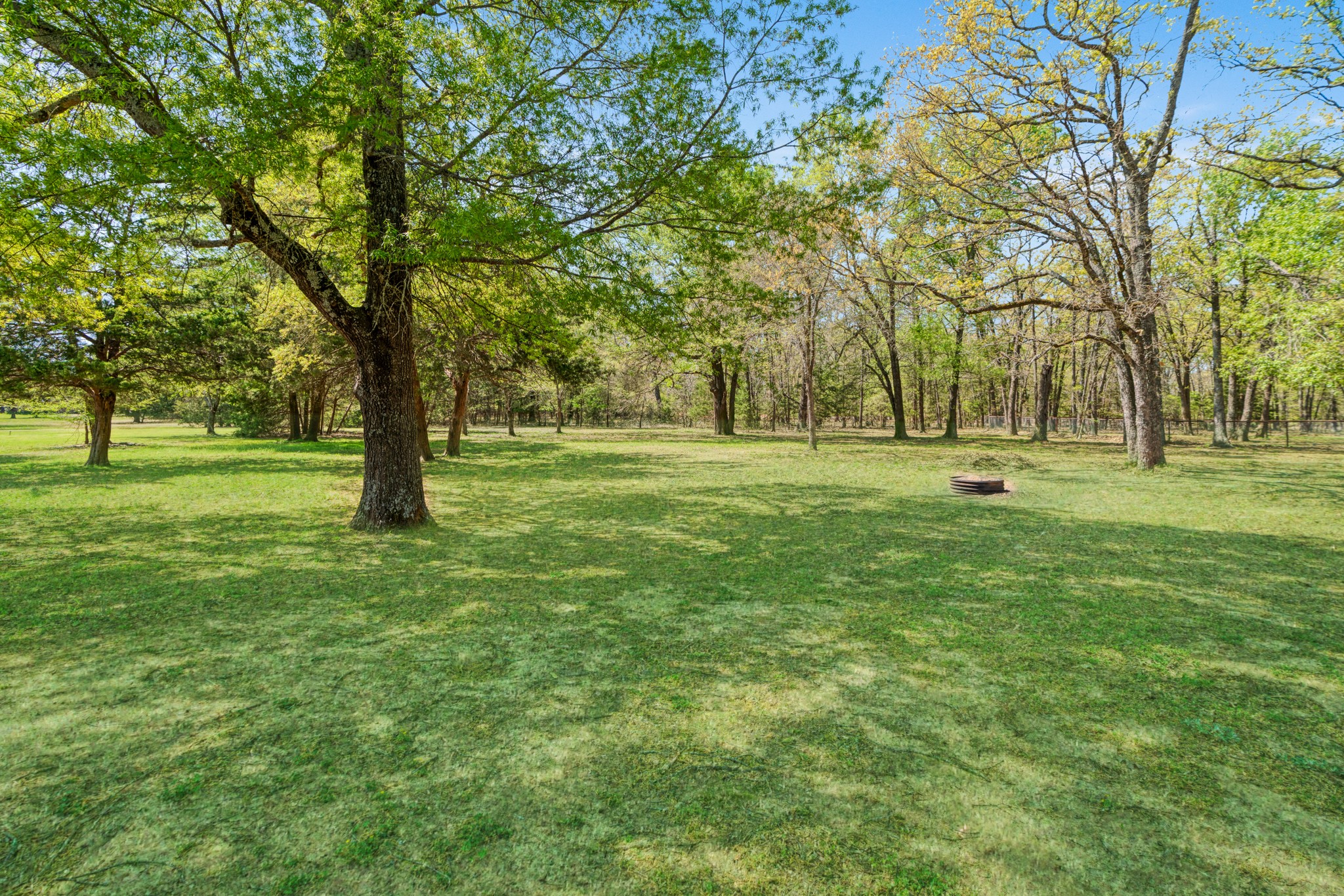 360 County Road 42570 Paris TX 75462