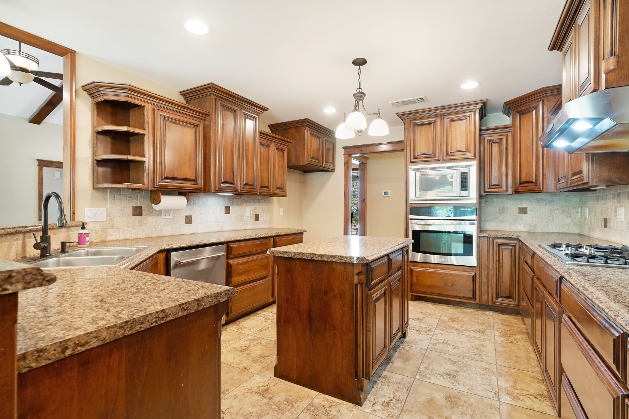 360 County Road 42570 Paris TX 75462