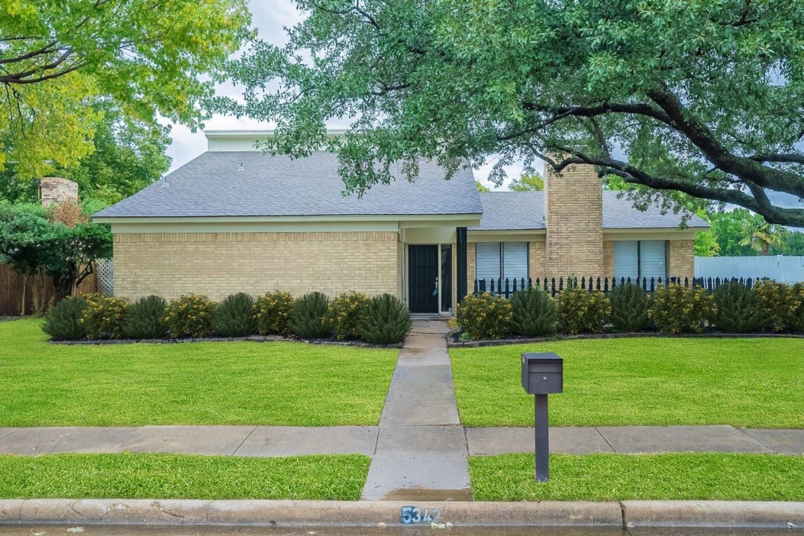 5342 Heather Glen Drive Garland TX 75043
