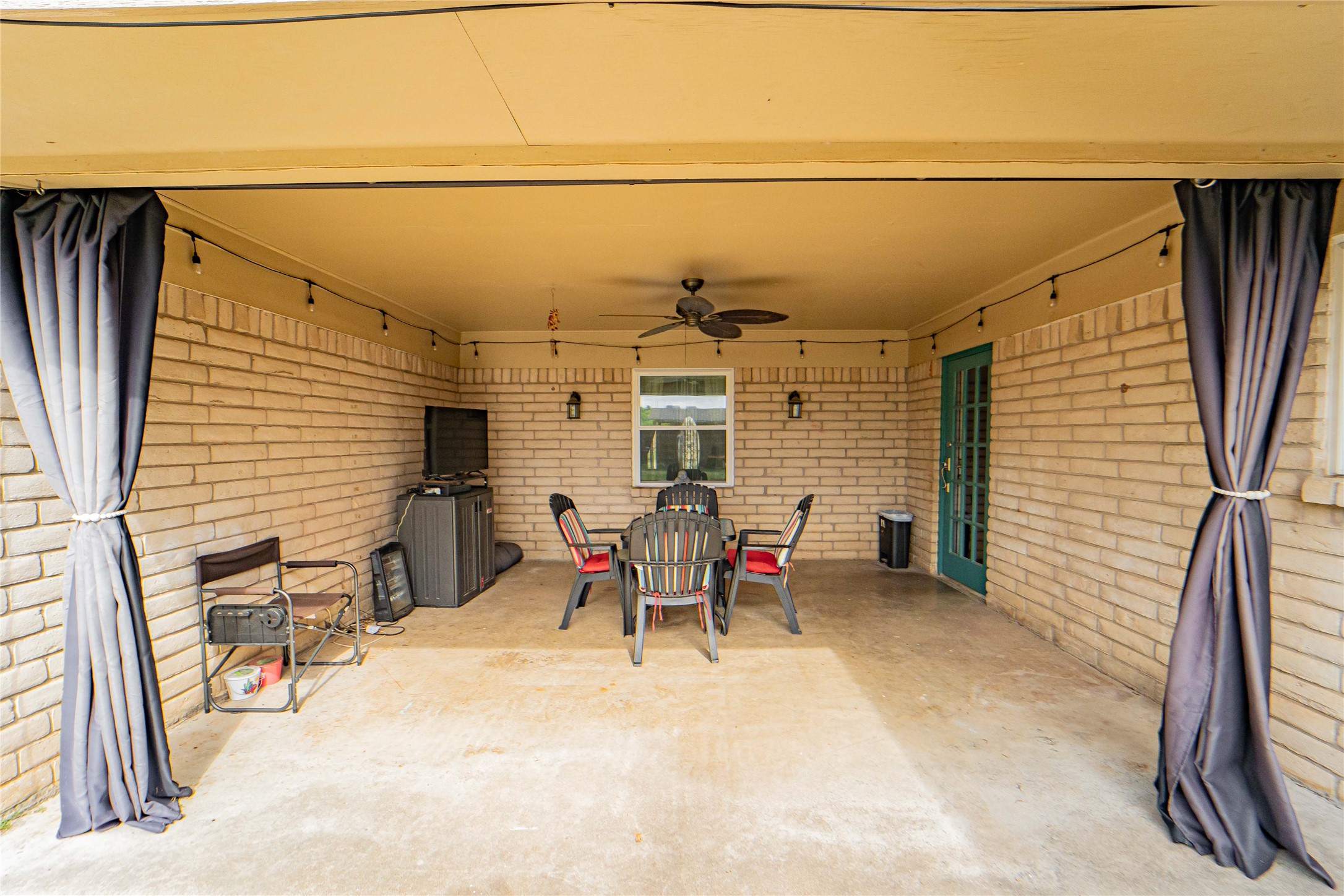 201 Westwood Street Breckenridge TX 76424