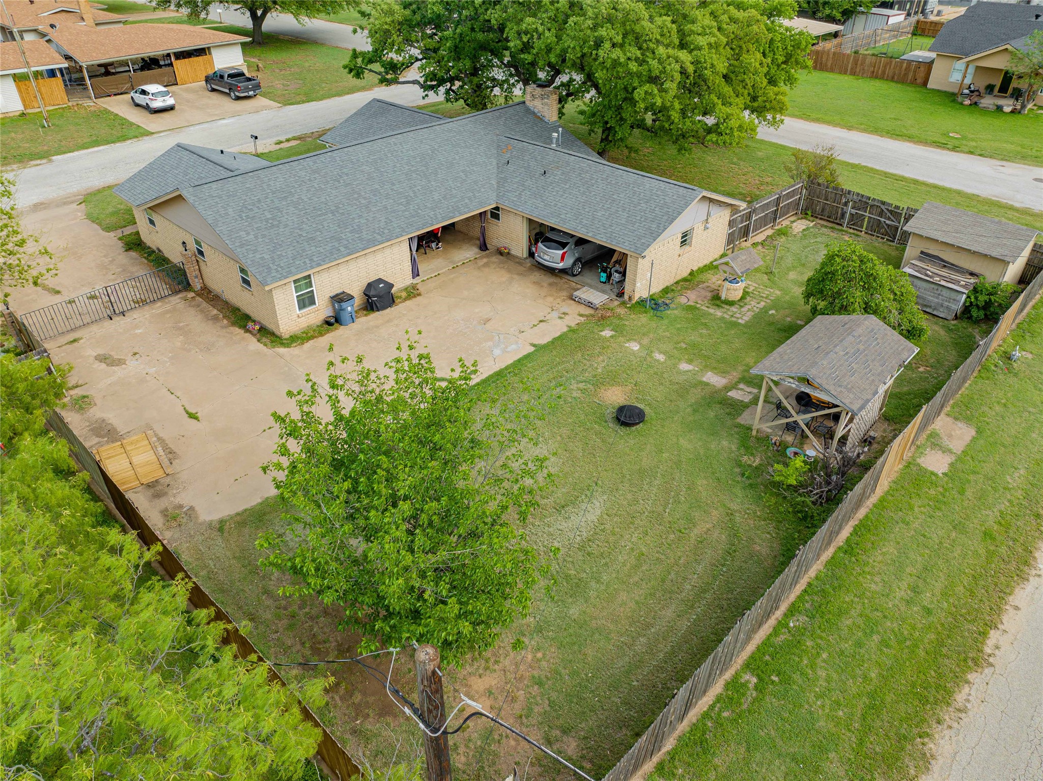201 Westwood Street Breckenridge TX 76424