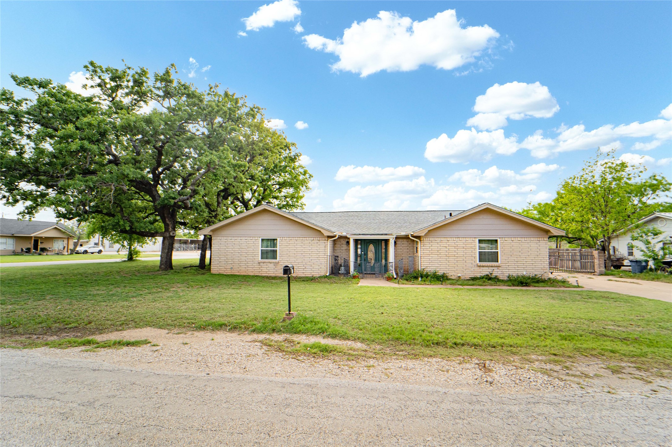201 Westwood Street Breckenridge TX 76424