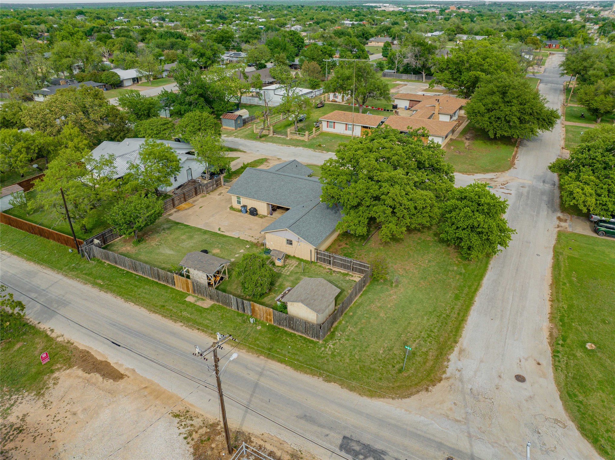 201 Westwood Street Breckenridge TX 76424