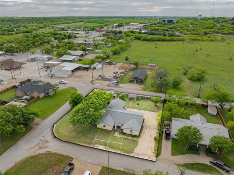 201 Westwood Street Breckenridge TX 76424