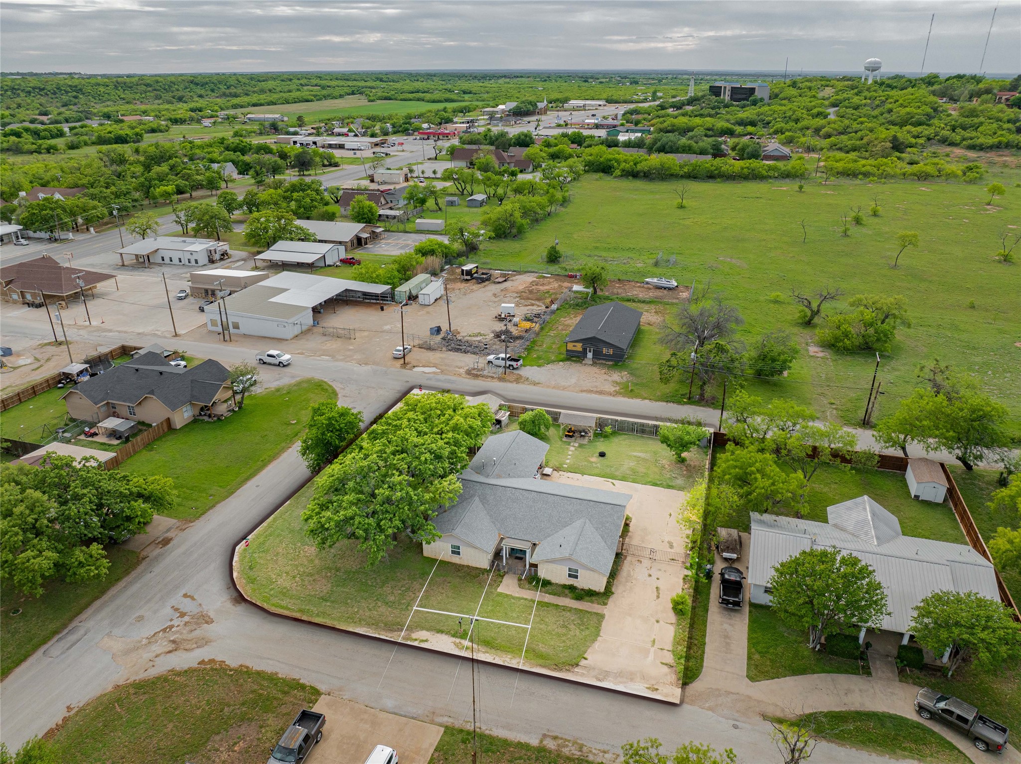 201 Westwood Street Breckenridge TX 76424