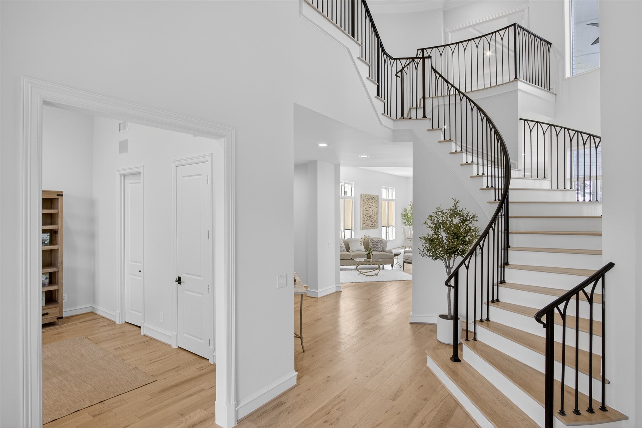 6011 Lakehurst Avenue Dallas TX 75230