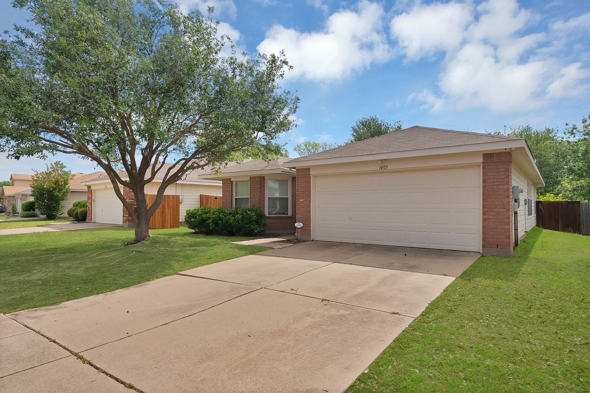 1405 Oak Hollow Lane Anna TX 75409