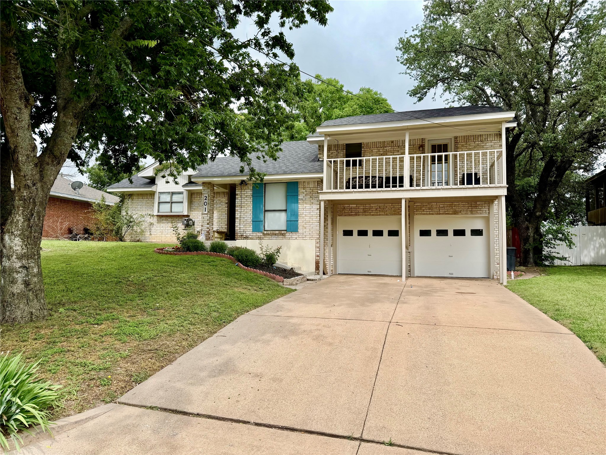 201 Oakridge Drive Weatherford TX 76086