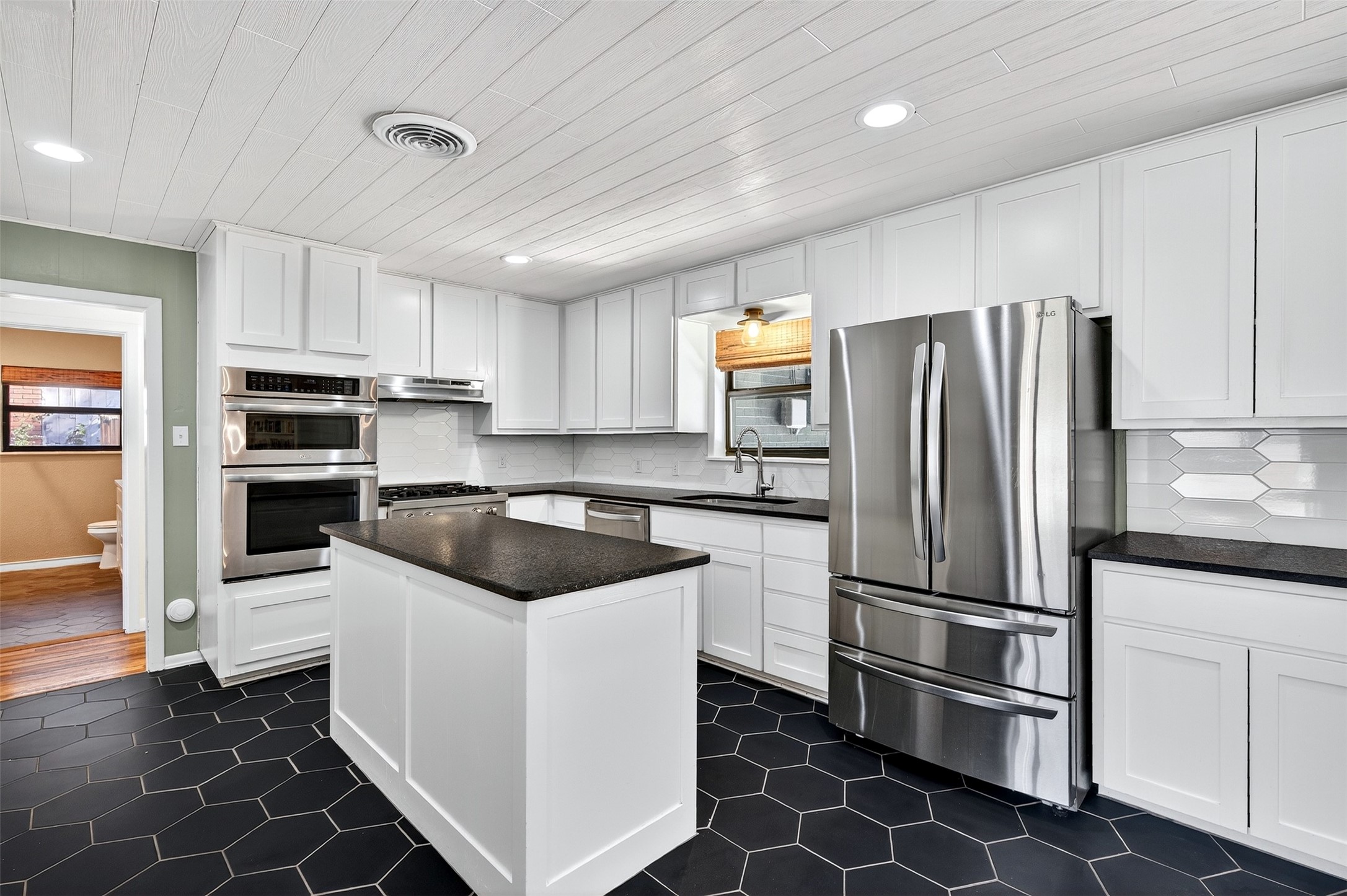 1420 W Shields Drive Sherman TX 75092