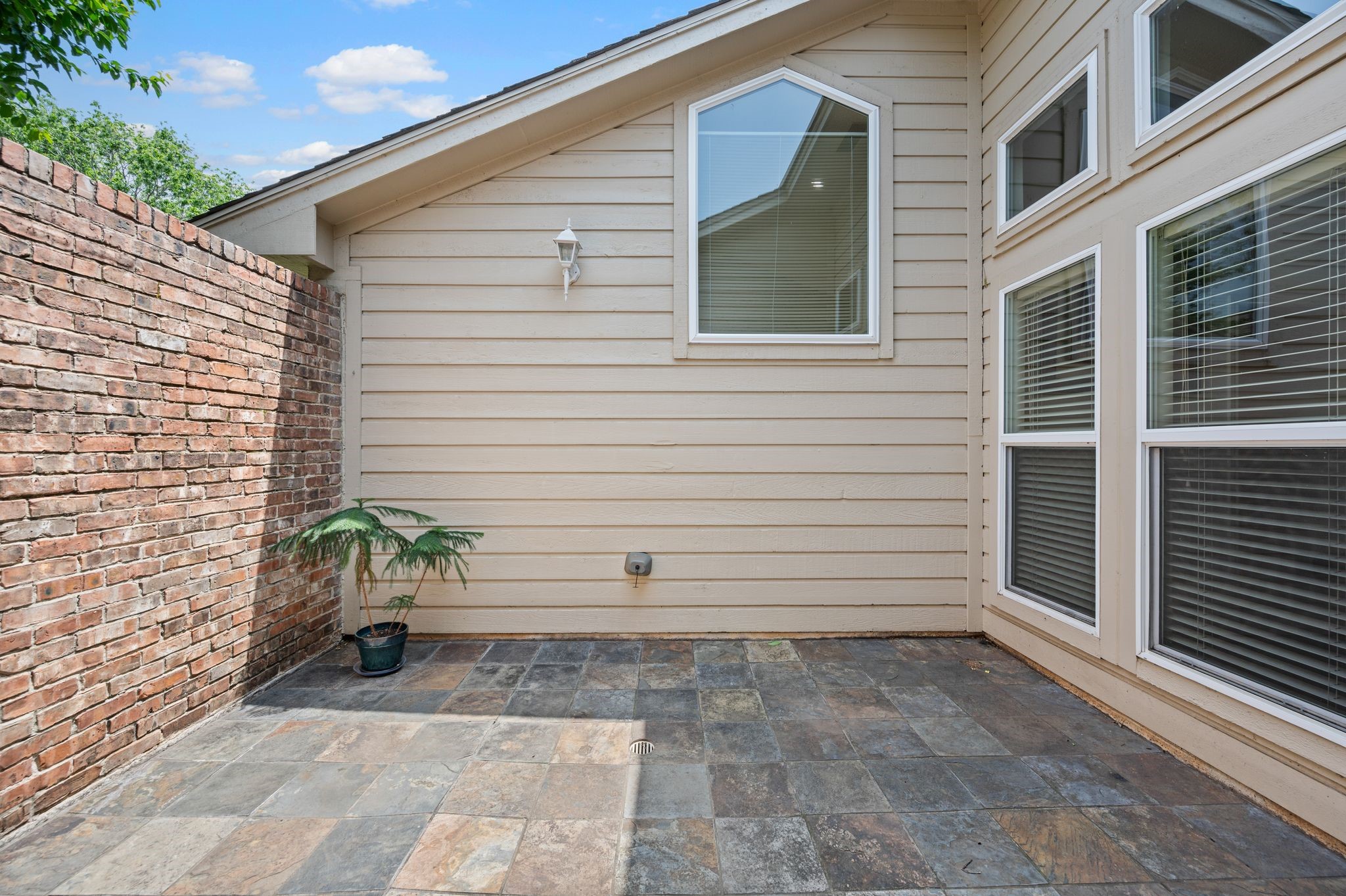 2211 Marvin Gardens Street Arlington TX 76011