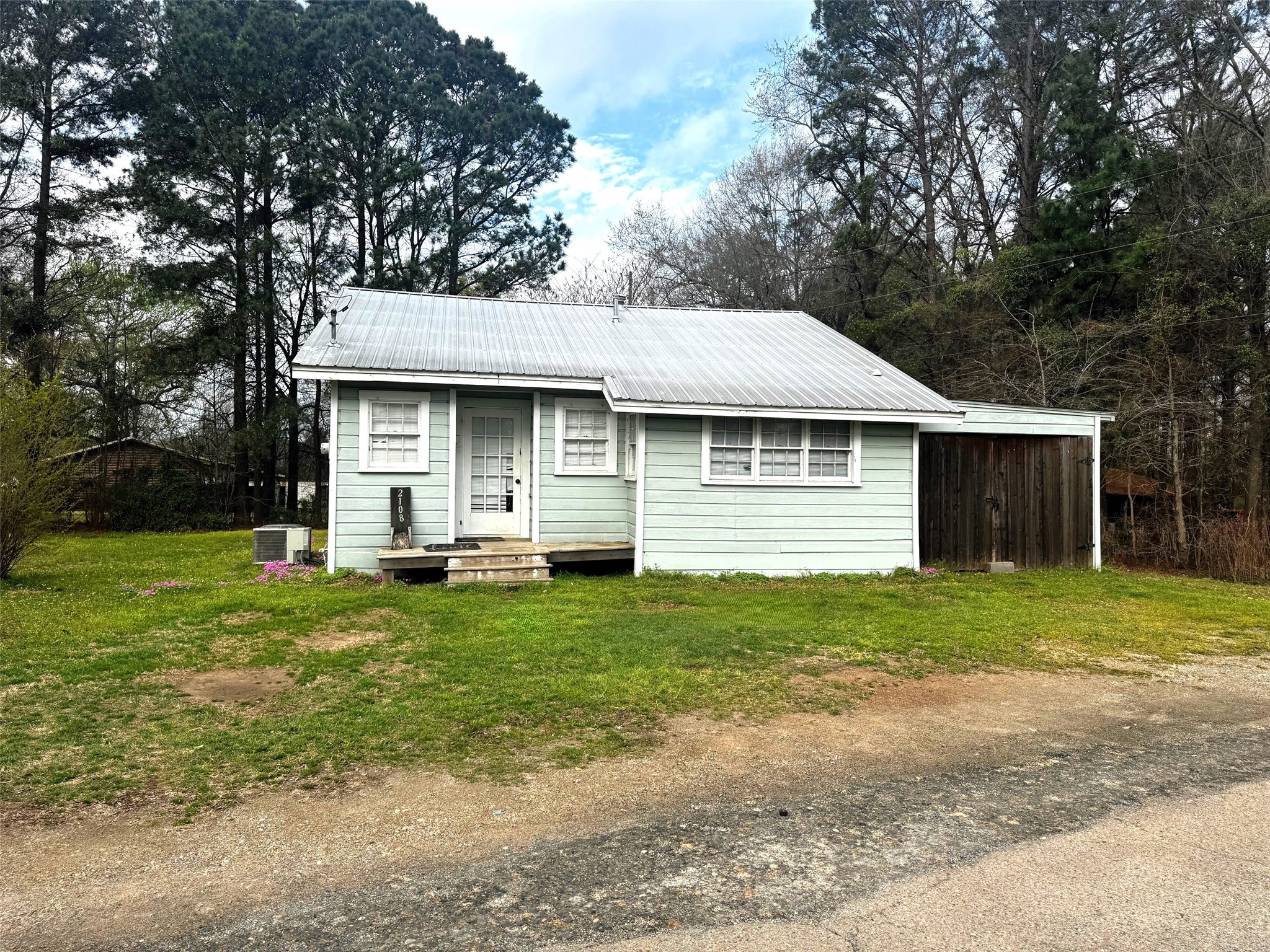 2108 Cr 4110 Pittsburg TX 75686