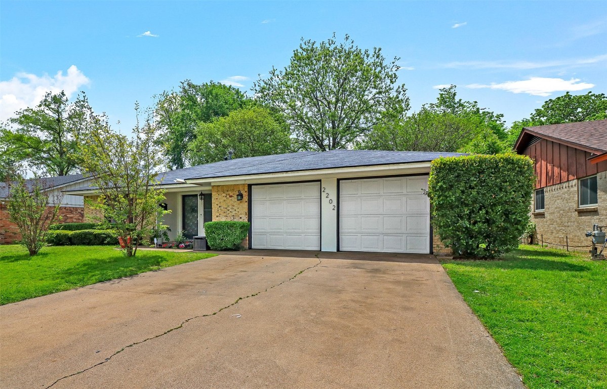 2202 W 11th Street Irving TX 75060
