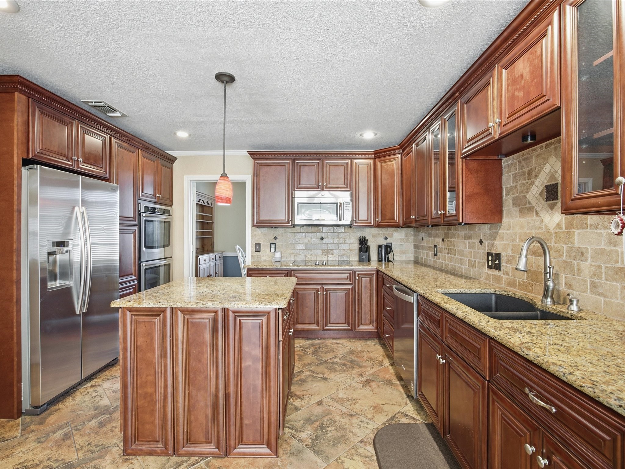 3428 Pembroke Place Bedford TX 76021