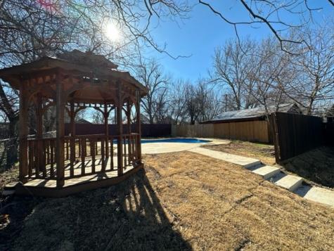 408 W Day Street Denison TX 75020