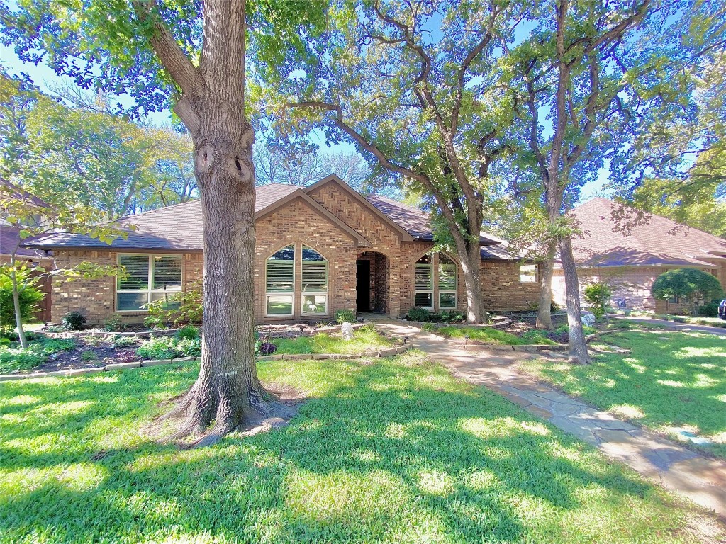 5702 Royal Club Drive Arlington TX 76017