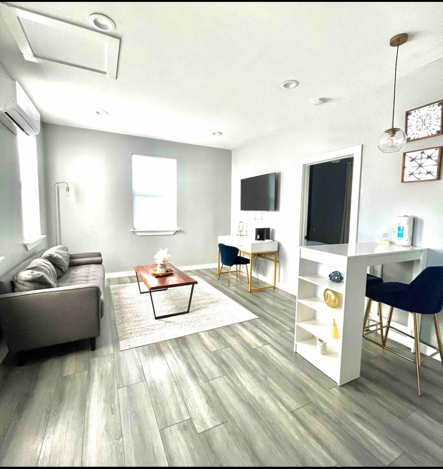 1606 W 12th Street Dallas TX 75208