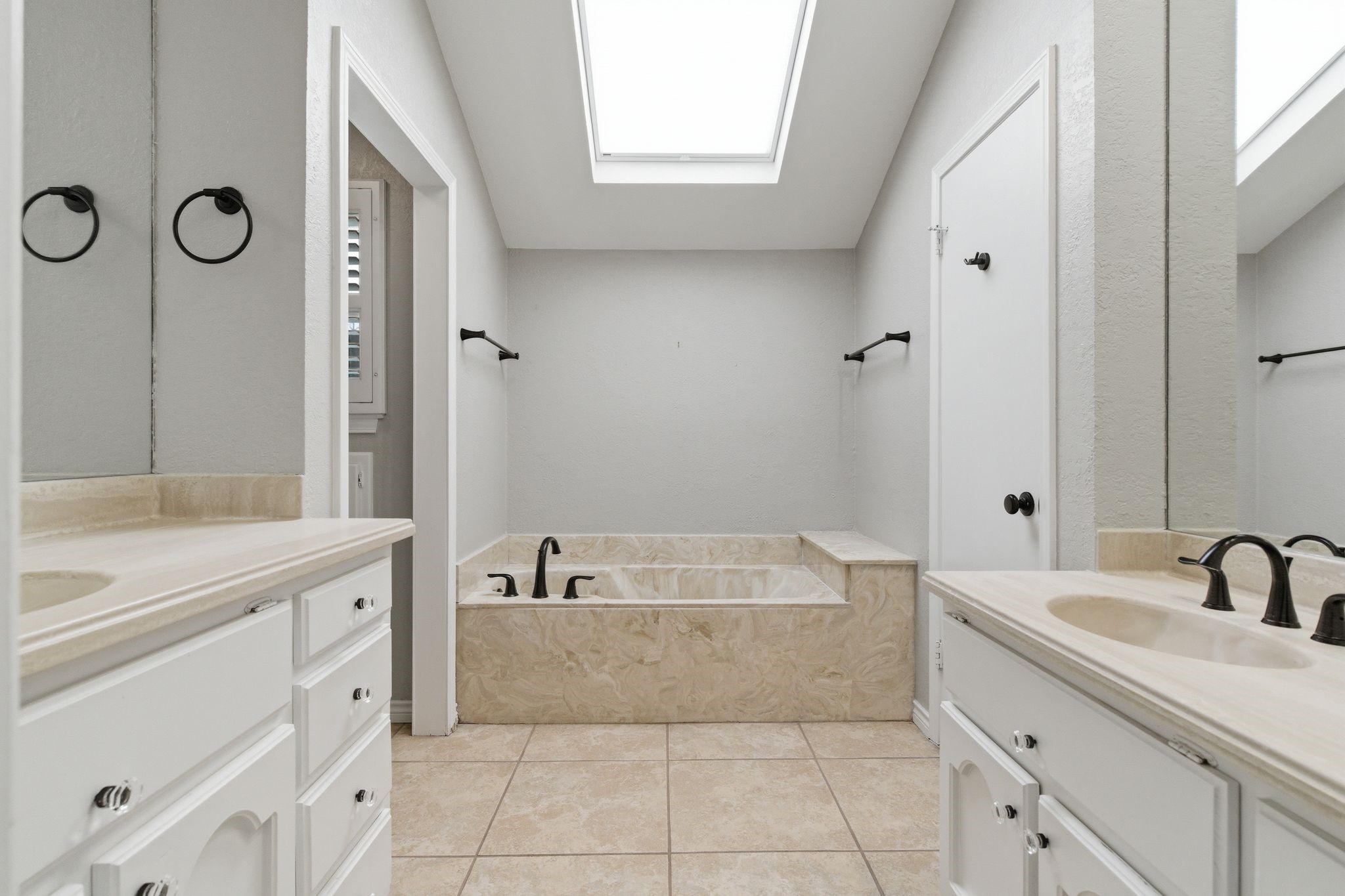 1704 Saxon Drive Bedford TX 76021