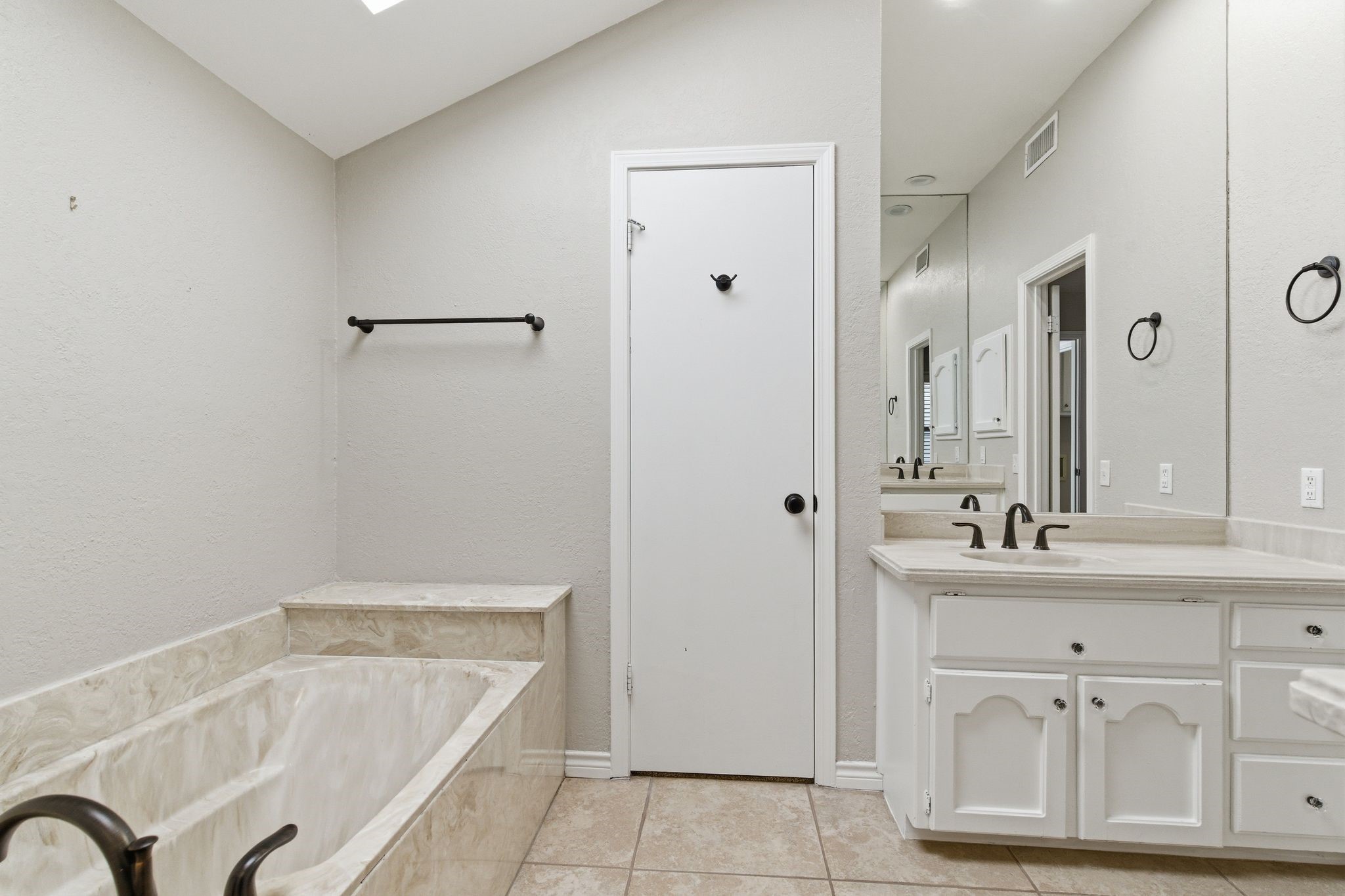 1704 Saxon Drive Bedford TX 76021