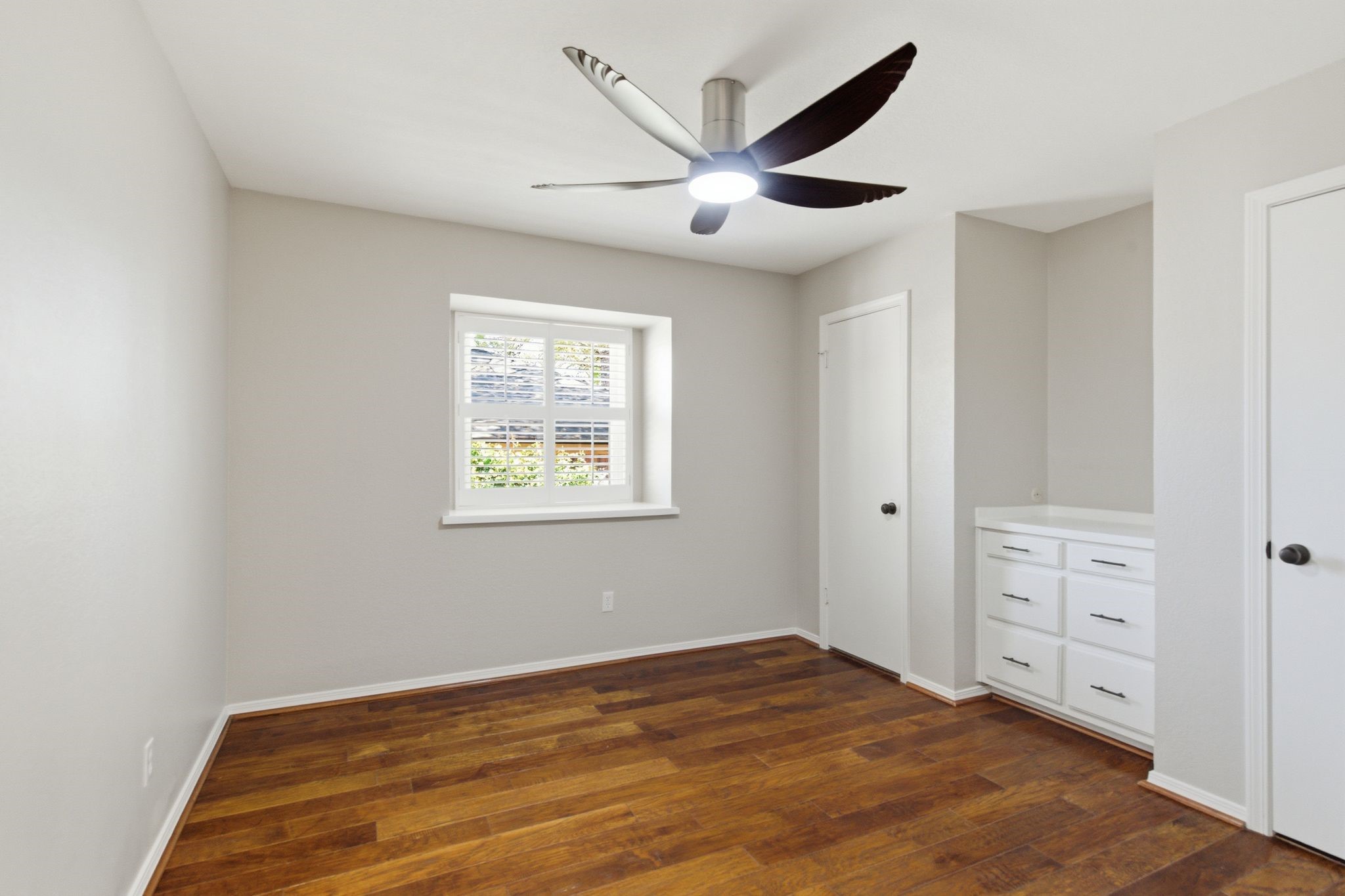 1704 Saxon Drive Bedford TX 76021