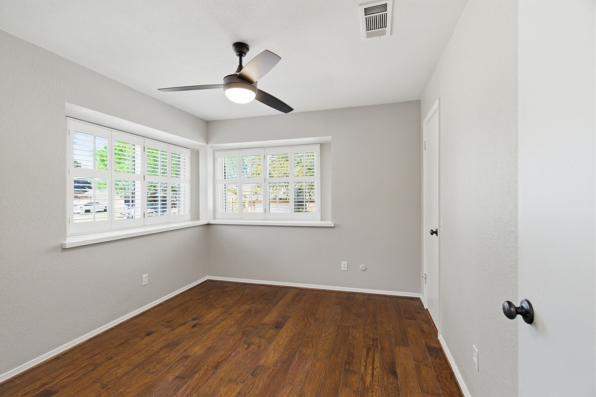 1704 Saxon Drive Bedford TX 76021