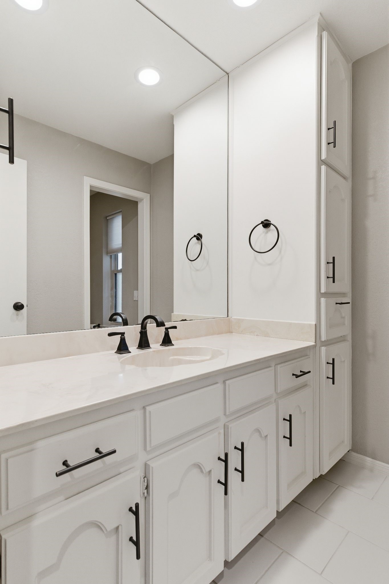 1704 Saxon Drive Bedford TX 76021