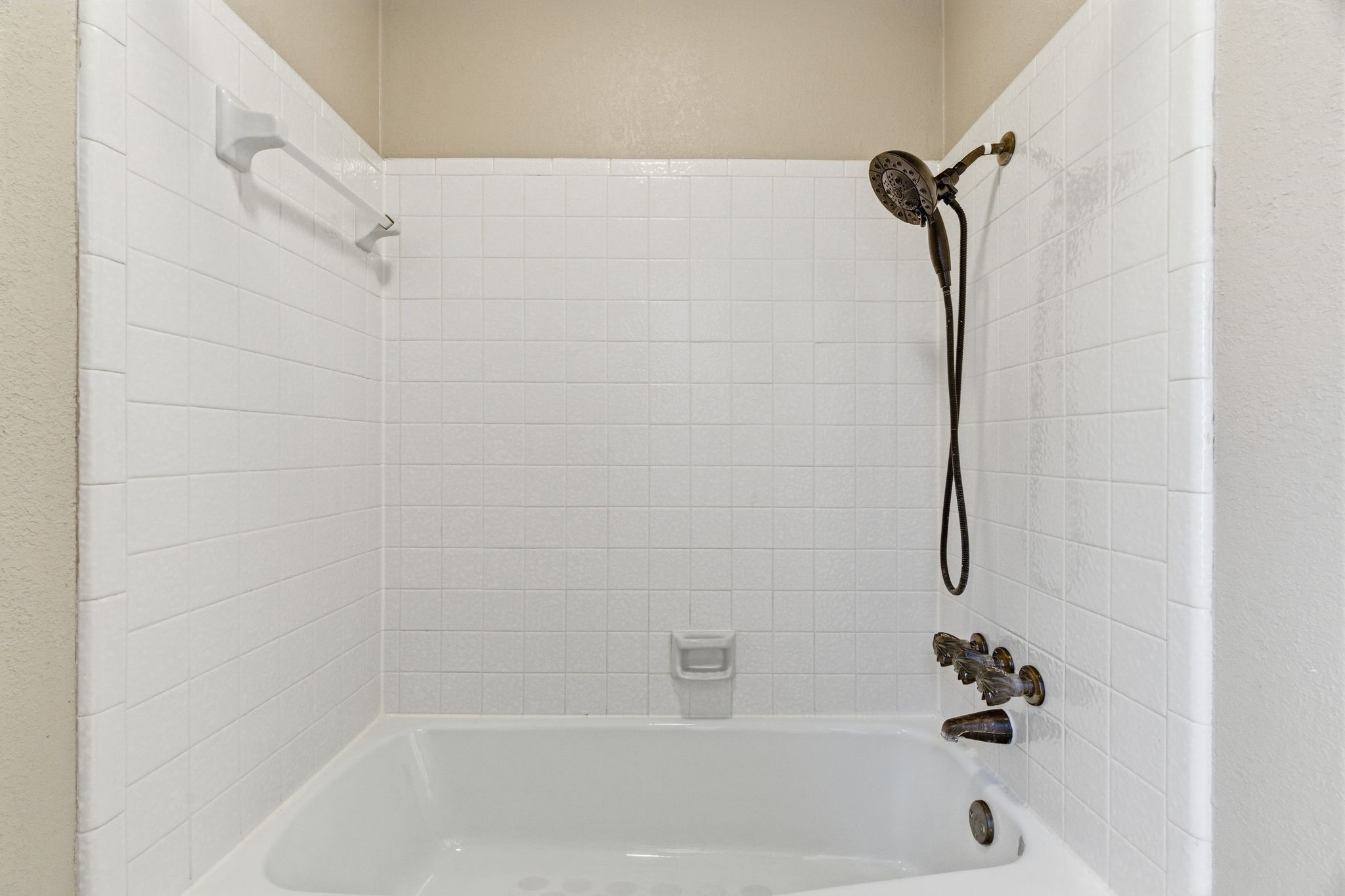 1704 Saxon Drive Bedford TX 76021
