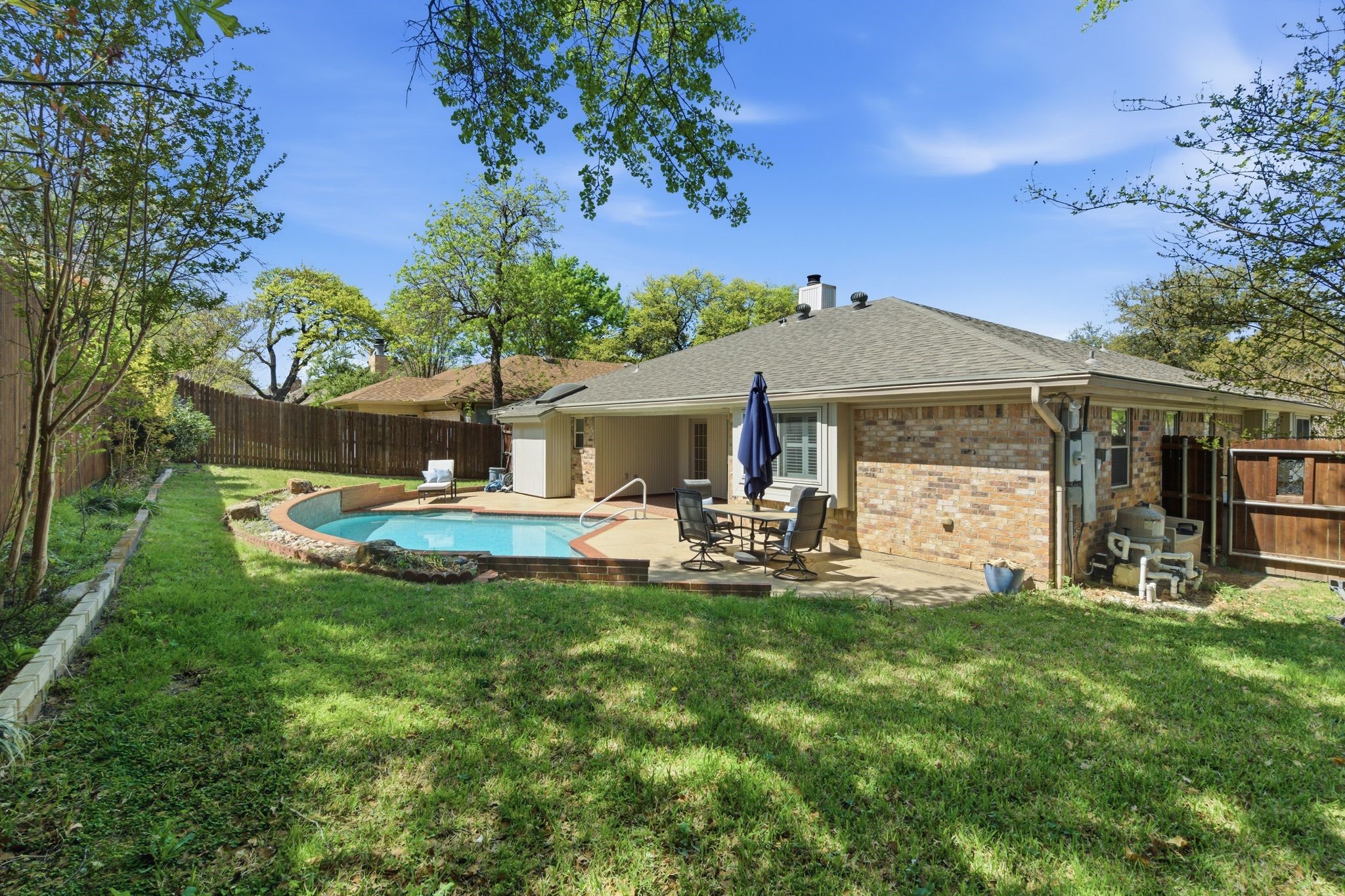 1704 Saxon Drive Bedford TX 76021