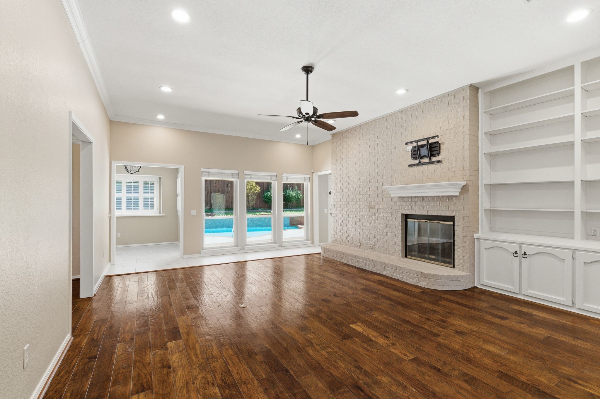 1704 Saxon Drive Bedford TX 76021