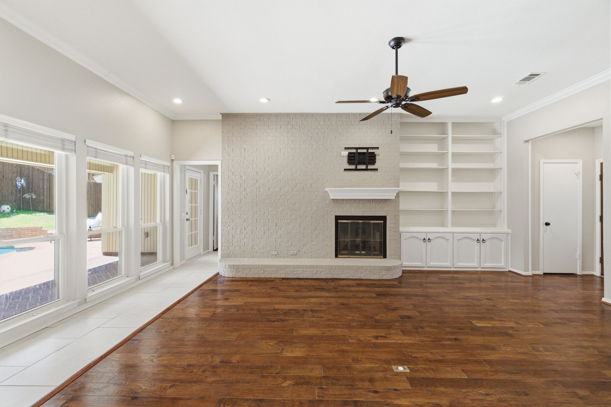 1704 Saxon Drive Bedford TX 76021