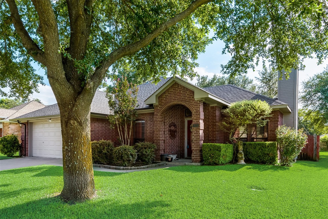 805 Oak Drive Ennis TX 75119