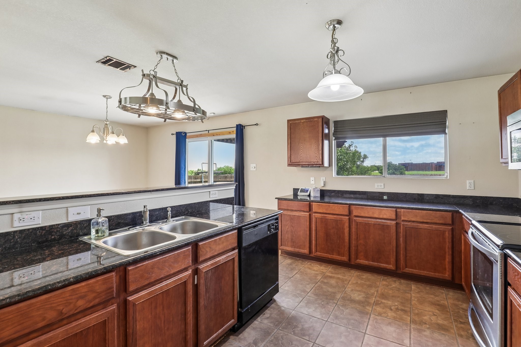 8111 Macgregor Drive Arlington TX 76002