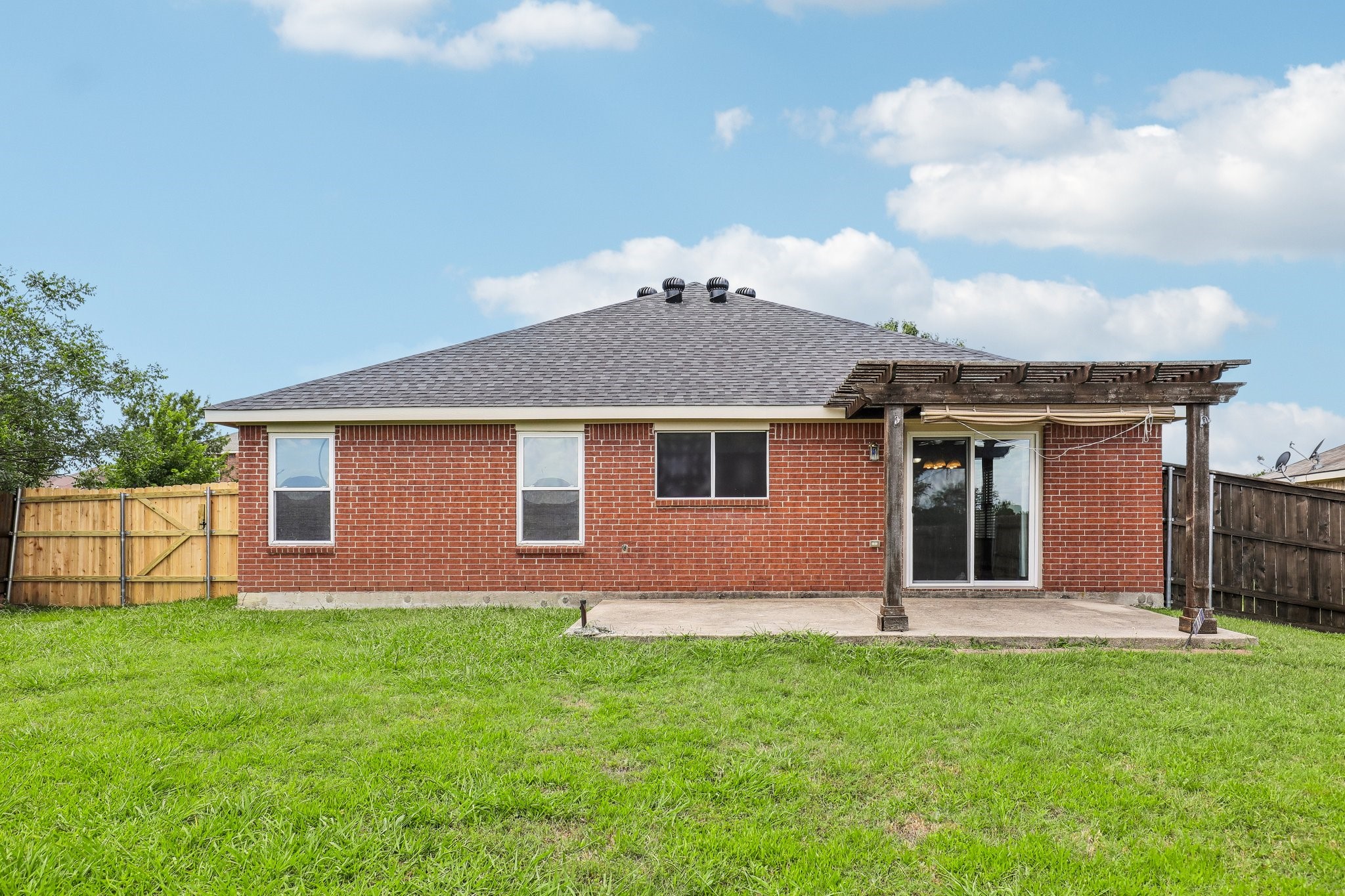 8111 Macgregor Drive Arlington TX 76002