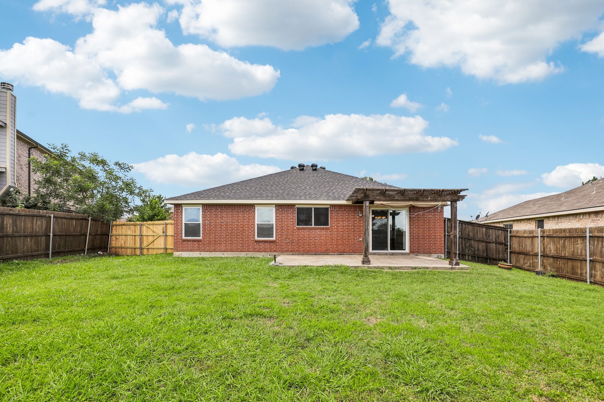 8111 Macgregor Drive Arlington TX 76002