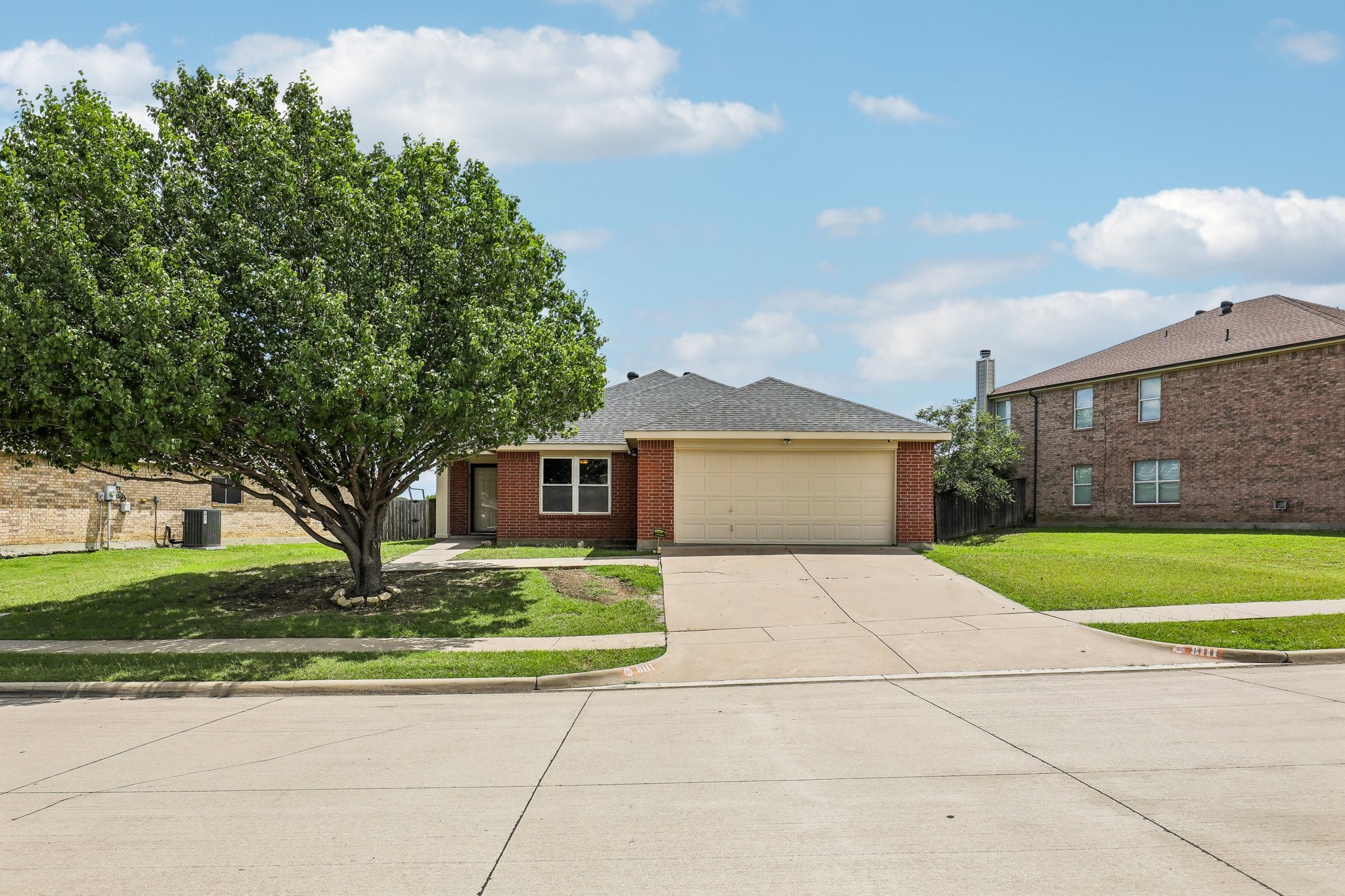 8111 Macgregor Drive Arlington TX 76002