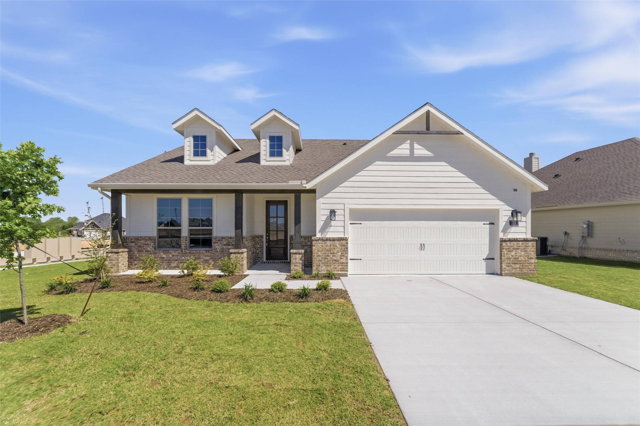 1221 Sabine River Lane Springtown TX 76082