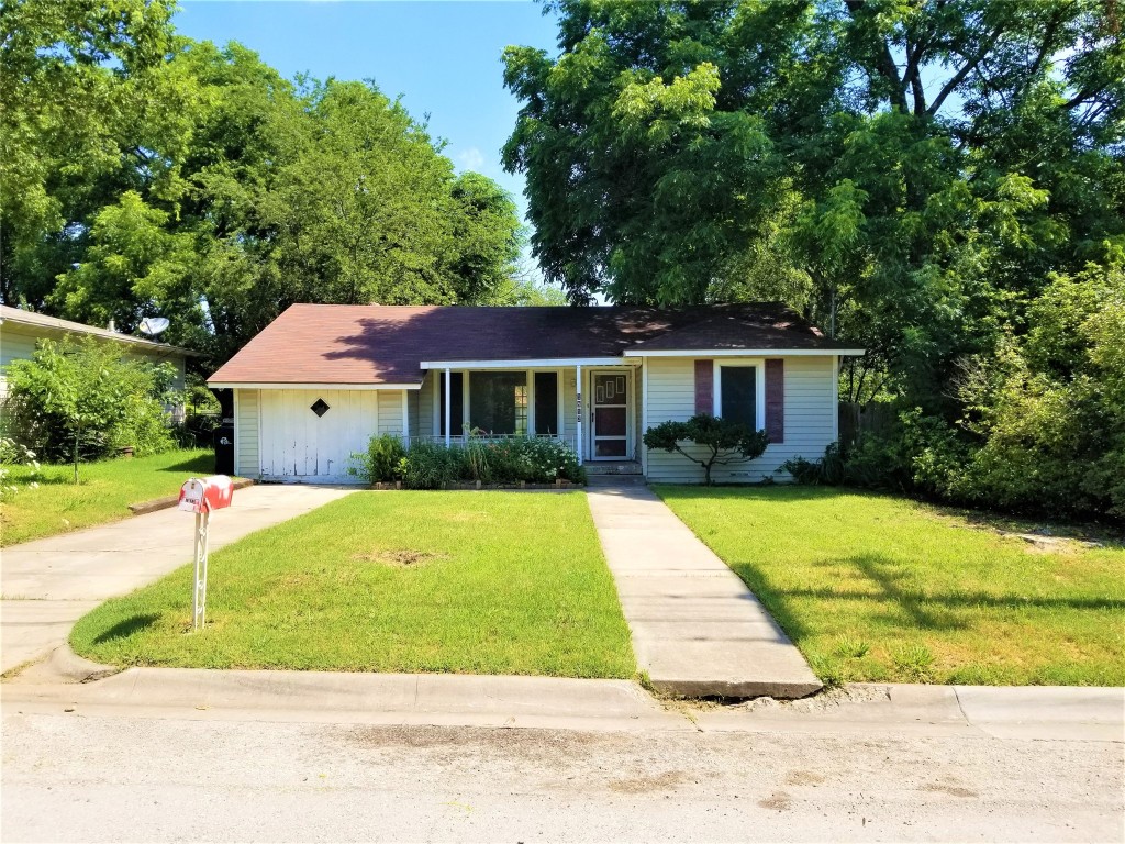 1812 Panhandle Street Denton TX 76201
