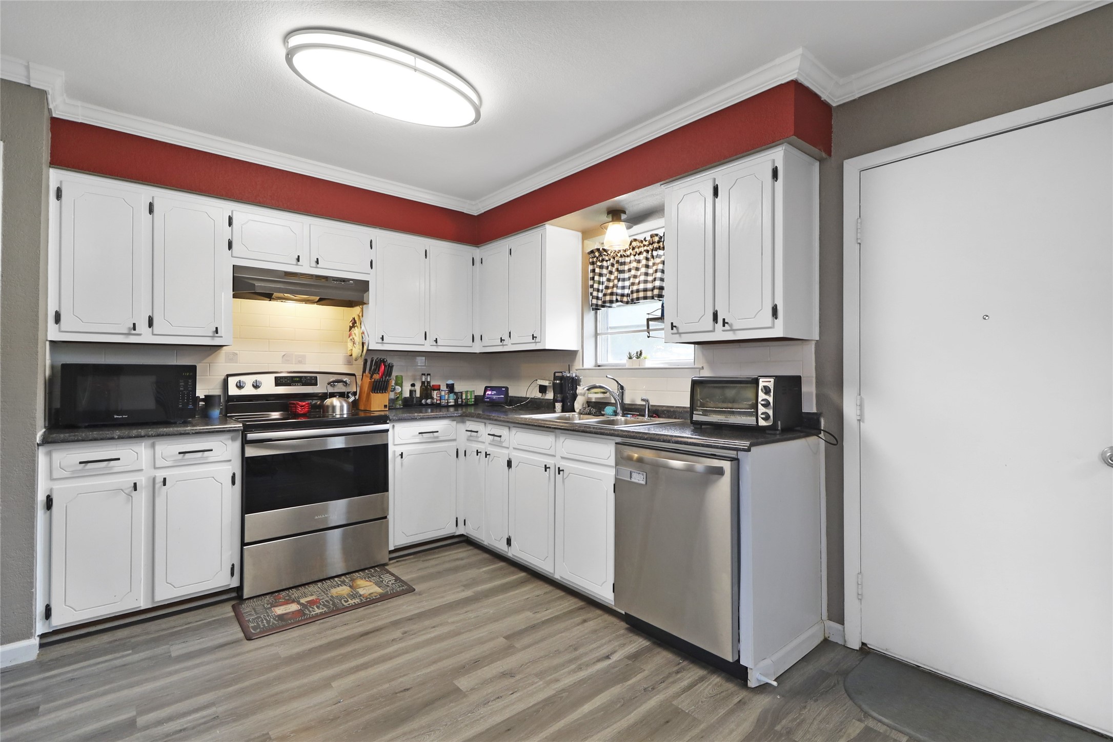 1914 Floral Drive Gainesville TX 76240