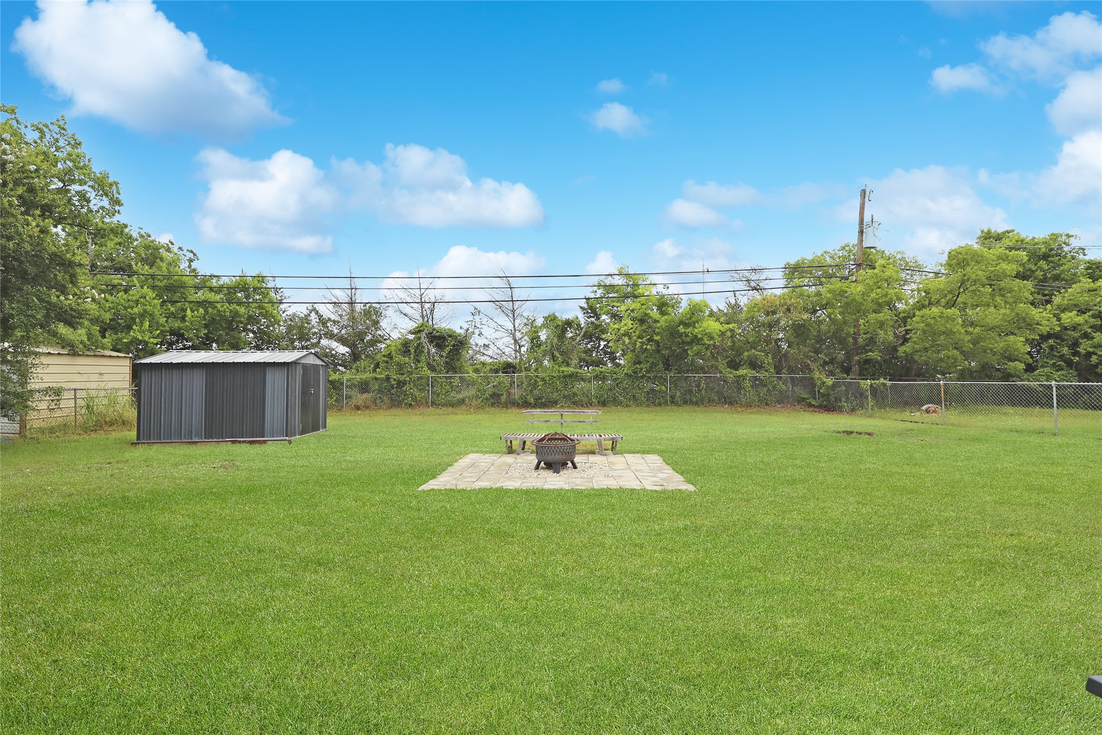 1914 Floral Drive Gainesville TX 76240